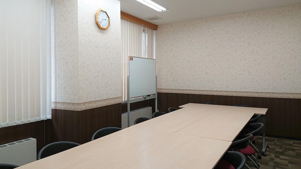 Toyoko Hanshin Ekimae Hotel 3*