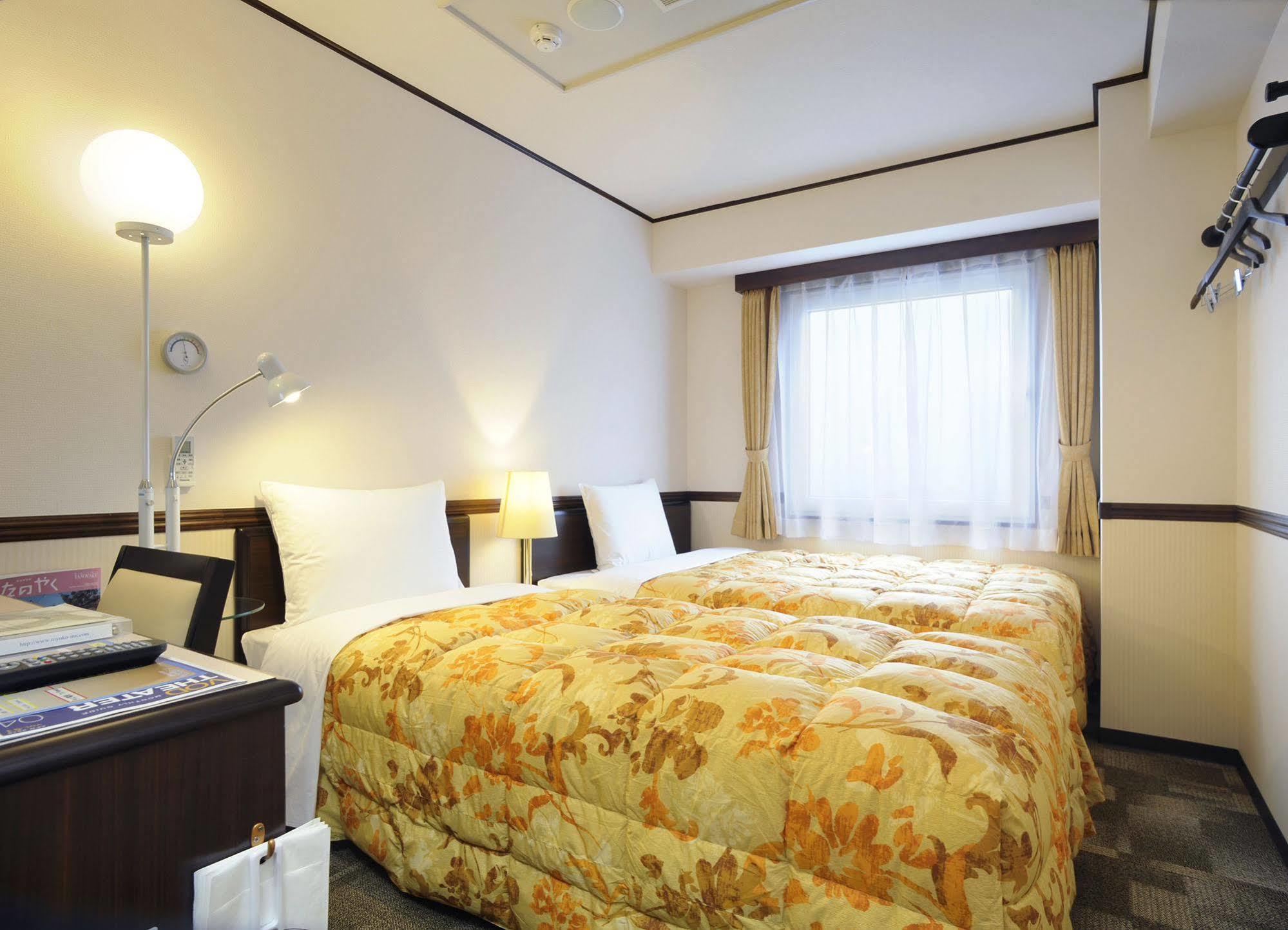 Toyoko Hanshin Ekimae Hotel