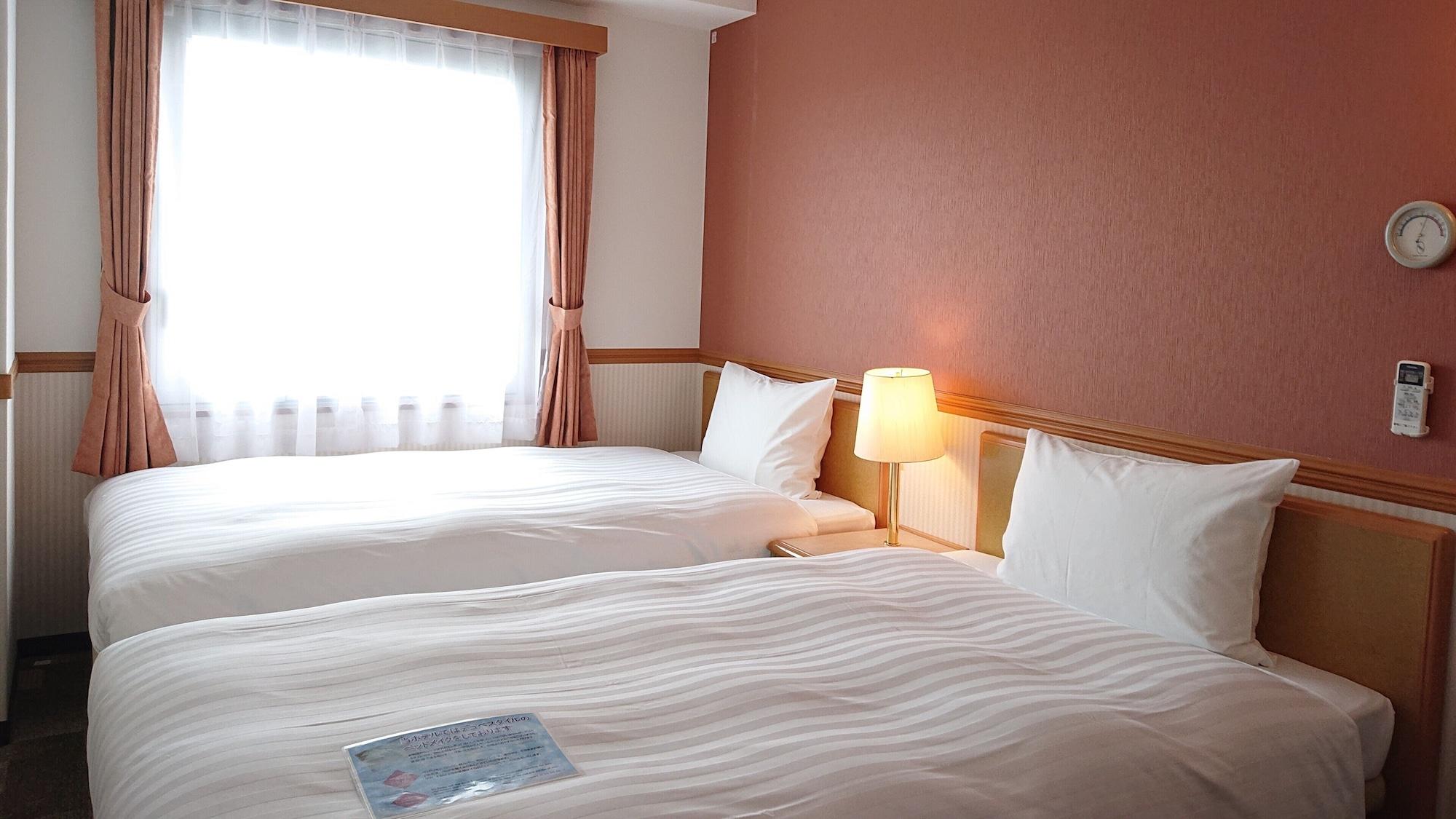 Toyoko Hanshin Ekimae 3*